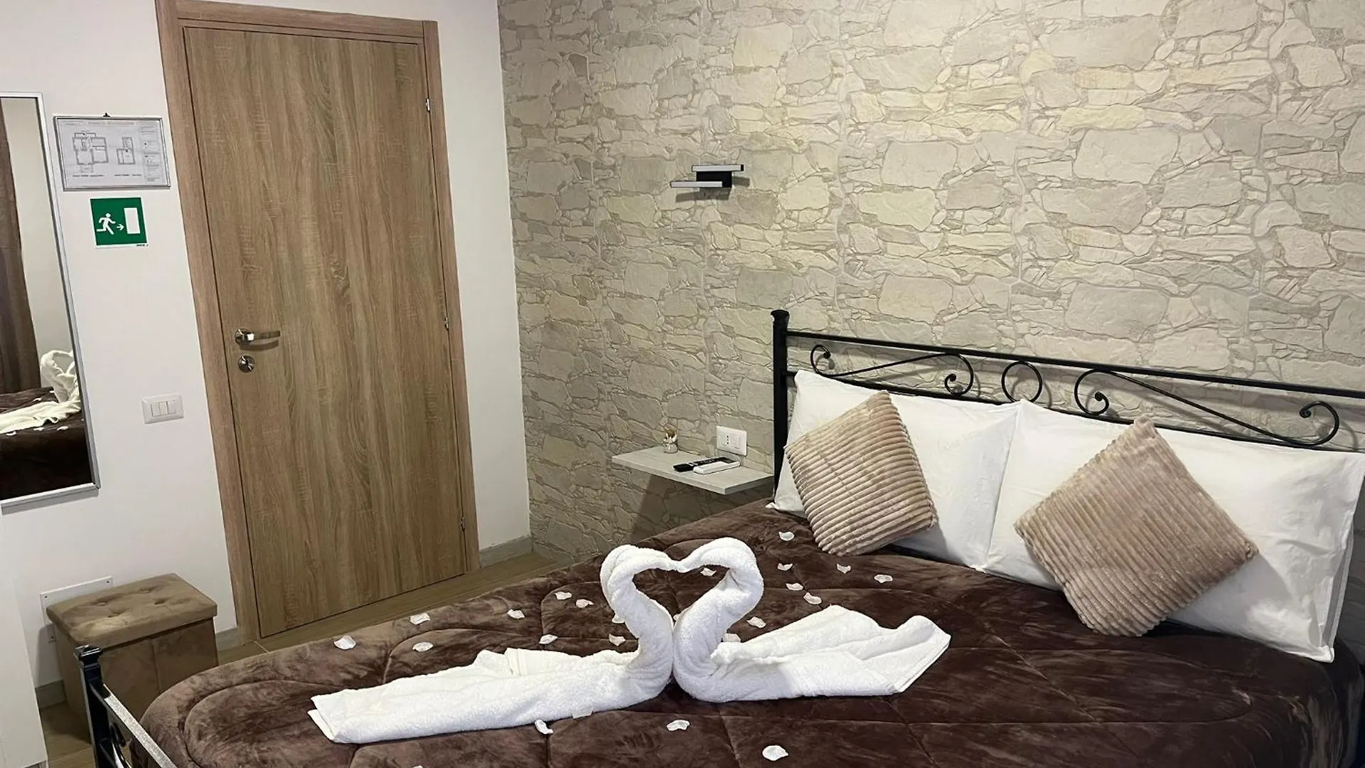 New House Hotel Fiumicino Guest house